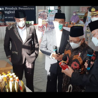 Wapres Apresiasi Kemenag dan BI Berhasil Bina Ponpes Kembangkan Budidaya Lebah Madu